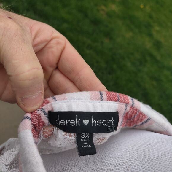Woman's Size 3X Derek Heart Red Plaid Striped Textured Plus Size Shirt - Picture 8 of 10